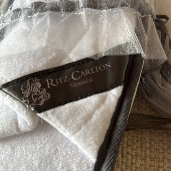 Ritz Carlton Montreal, Chatham Bars Inn, Marriott Hotel Slippers, NEW - Picture 2 of 4